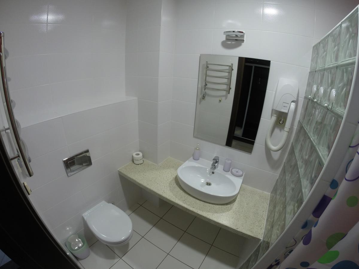Viro Hotel Čornomors'k Esterno foto