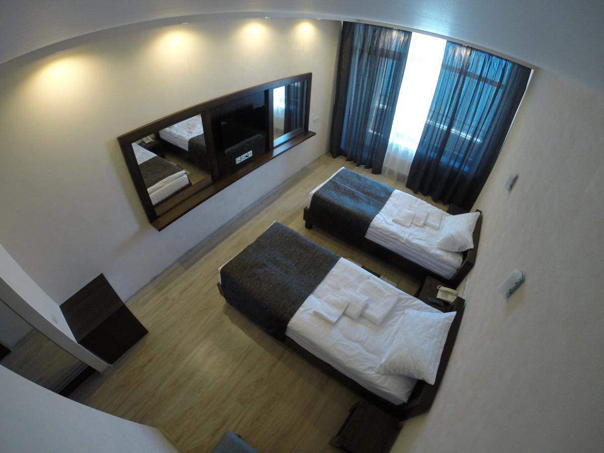 Viro Hotel Čornomors'k Esterno foto