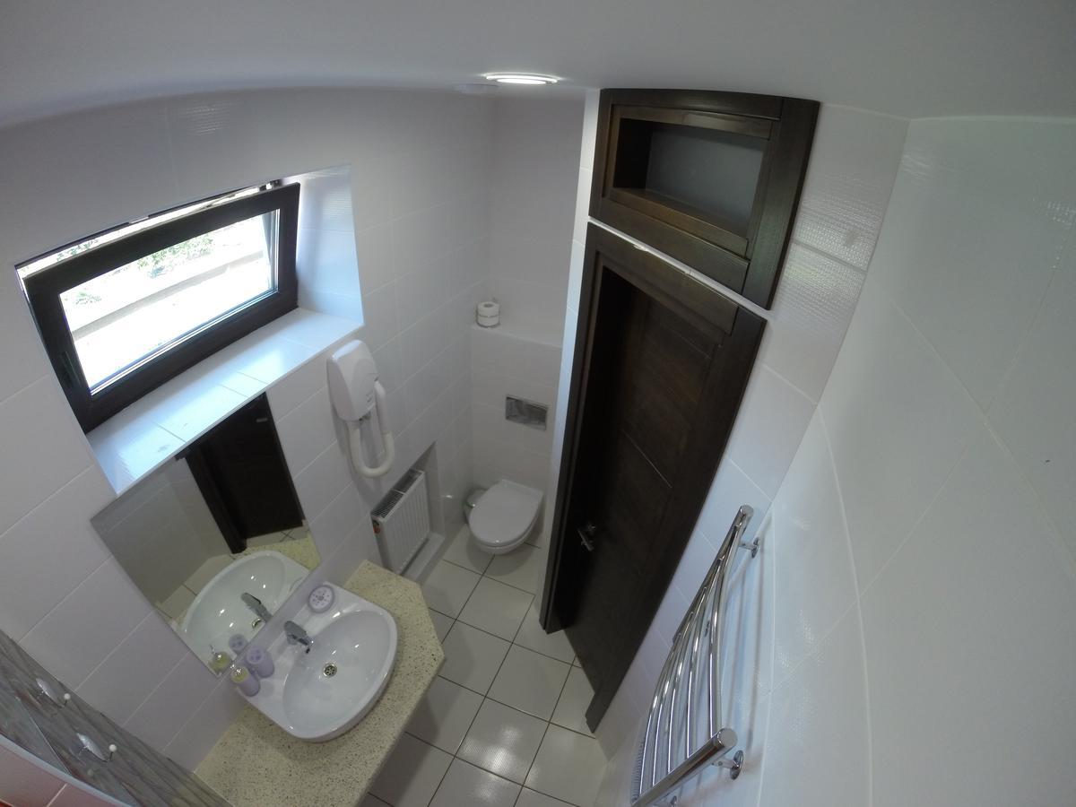 Viro Hotel Čornomors'k Esterno foto