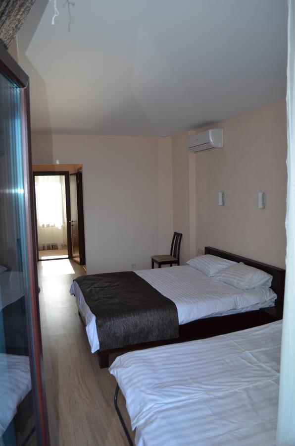 Viro Hotel Čornomors'k Esterno foto