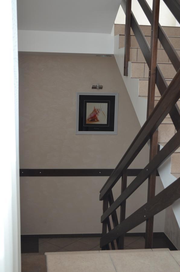 Viro Hotel Čornomors'k Esterno foto