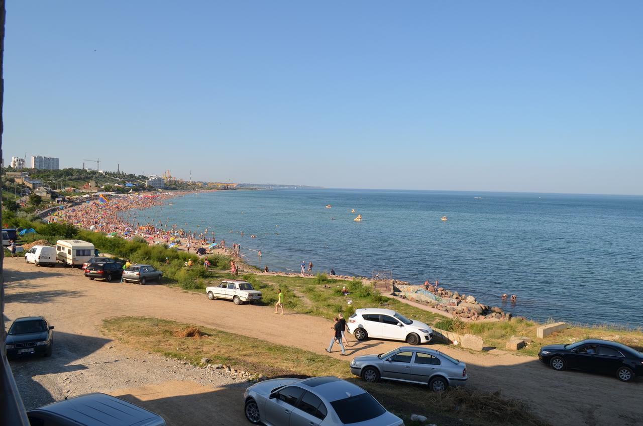 Viro Hotel Čornomors'k Esterno foto