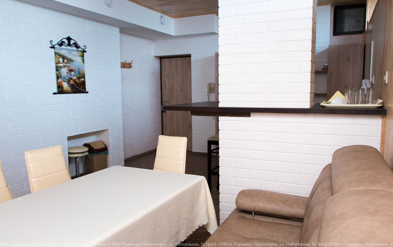Viro Hotel Čornomors'k Esterno foto